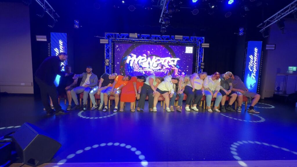 Stage hypnosis training UK